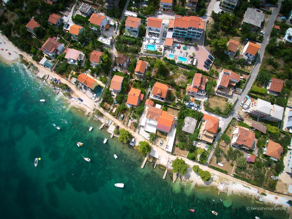 Apartments Silva With A View Of Sea โตรกีร์ ภายนอก รูปภาพ