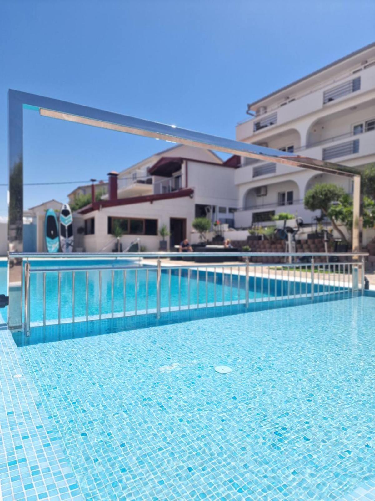 Apartments Silva With A View Of Sea โตรกีร์ ภายนอก รูปภาพ