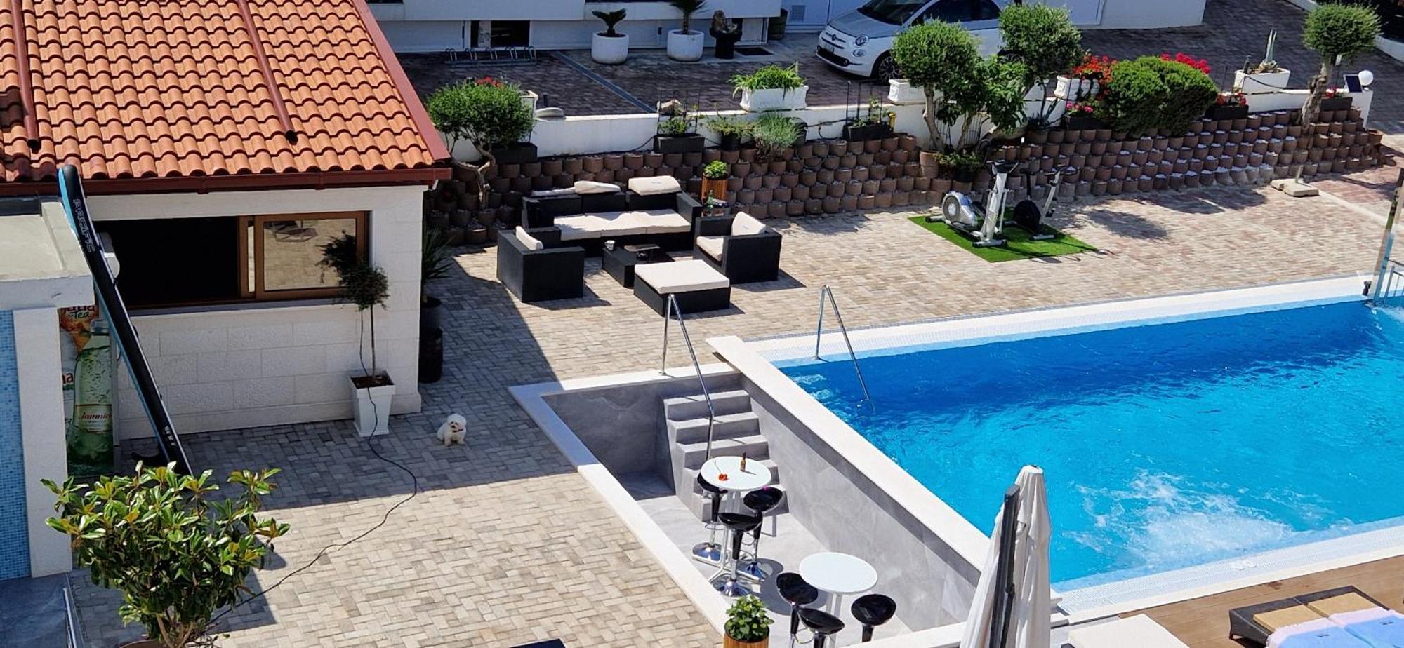Apartments Silva With A View Of Sea โตรกีร์ ห้อง รูปภาพ
