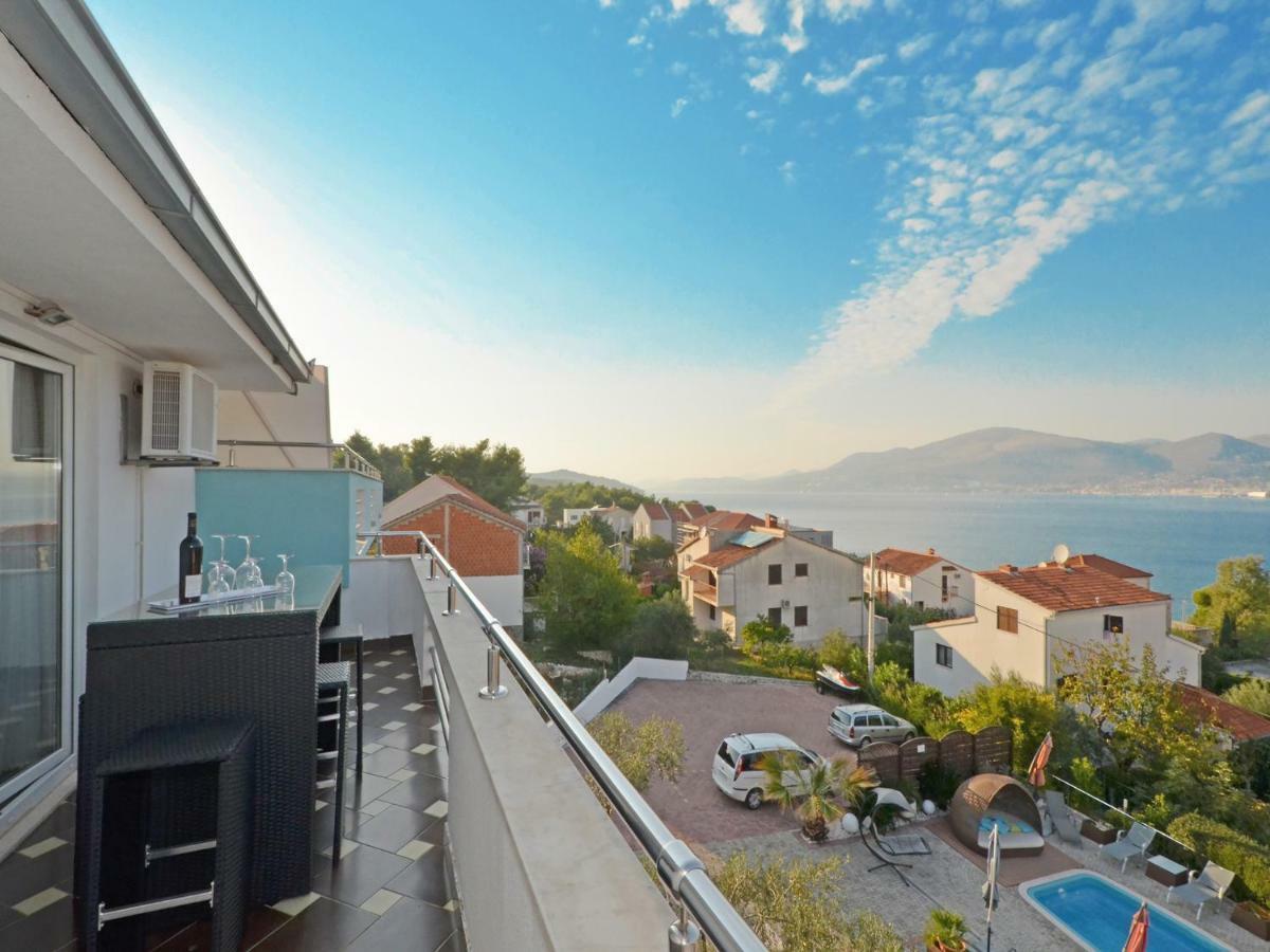 Apartments Silva With A View Of Sea โตรกีร์ ภายนอก รูปภาพ