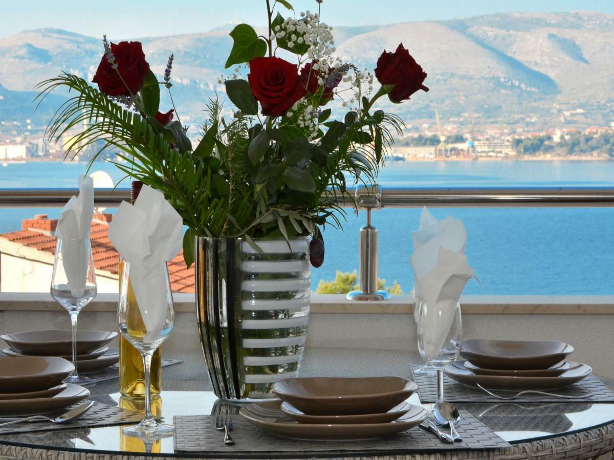 Apartments Silva With A View Of Sea โตรกีร์ ภายนอก รูปภาพ